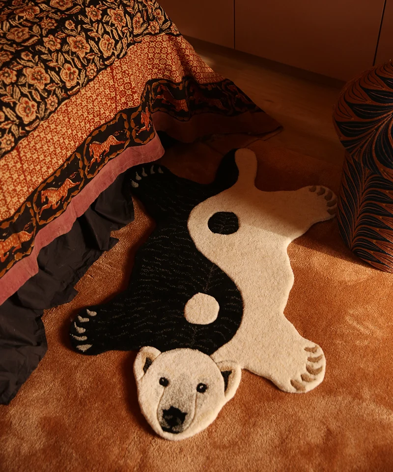 Mara Yin Yang Isbjørn Tæppe i Uld – Doing Goods
