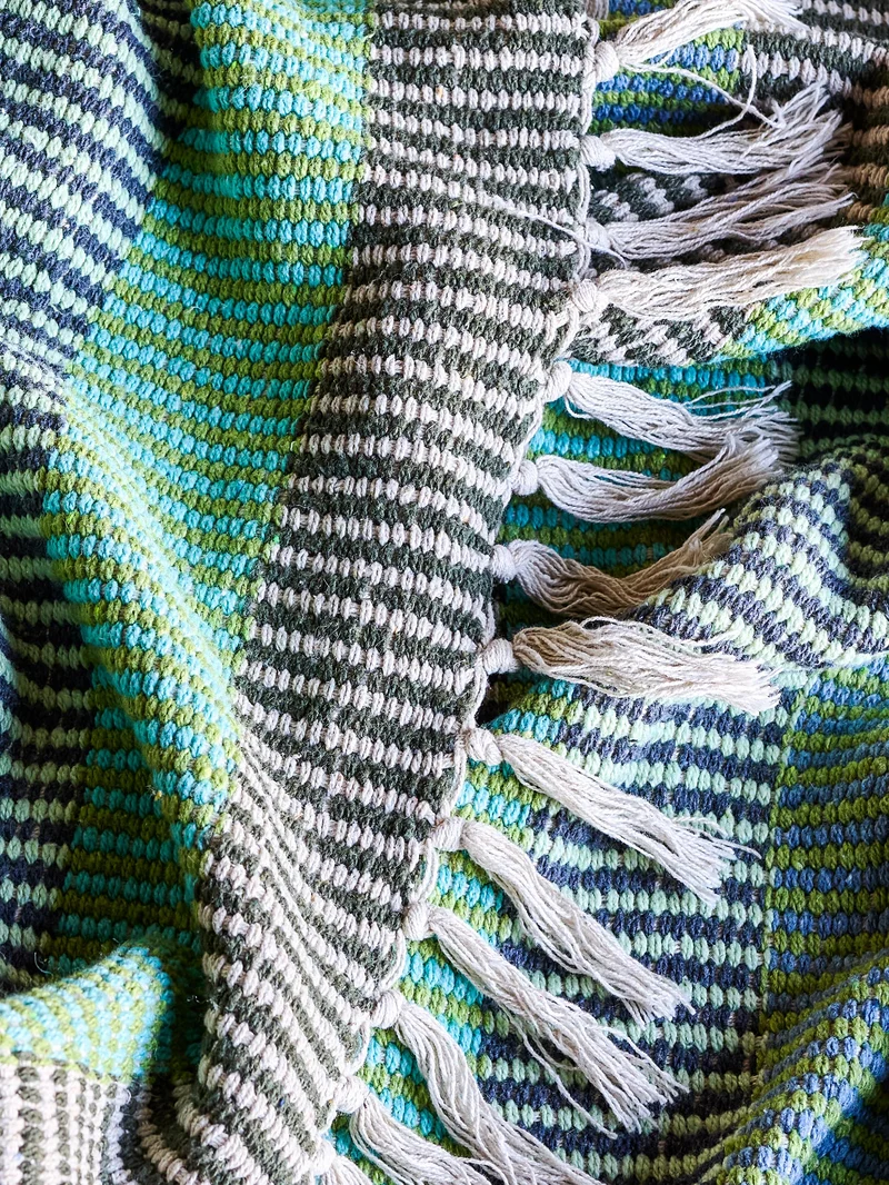 Isnel plaid i genanvendt bomuld, grønne striber – Creative Collection
