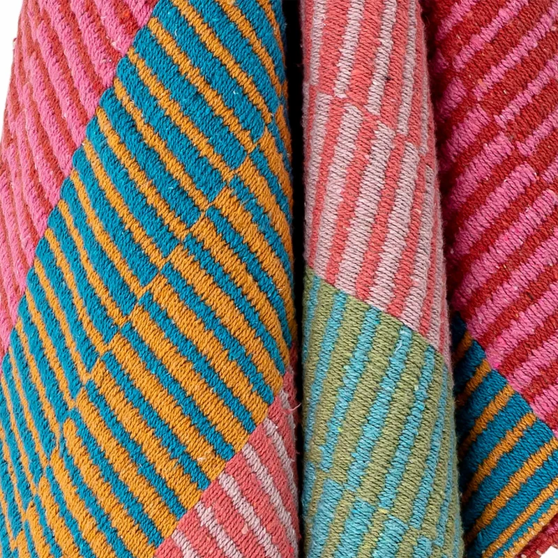 Isnel plaid i genanvendt bomuld, klude – Creative Collection