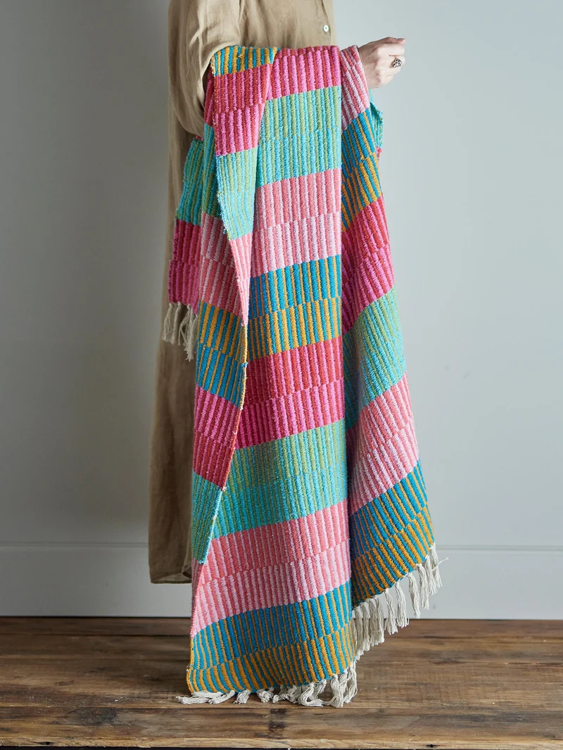 Isnel plaid i genanvendt bomuld, klude – Creative Collection