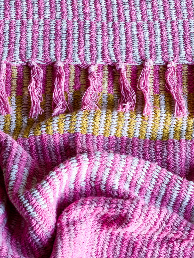 Isnel plaid i genanvendt bomuld, lyserøde striber – Creative Collection