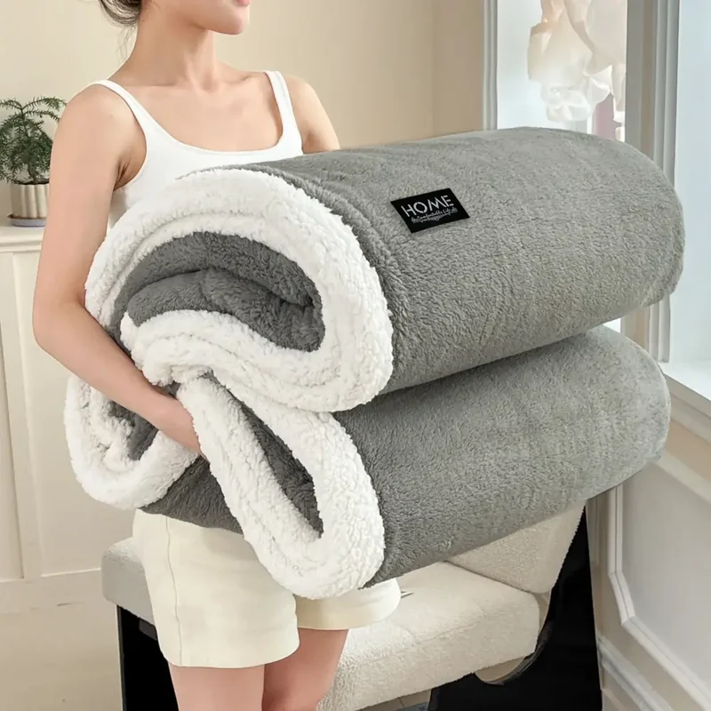 Couverture Grise en Laine