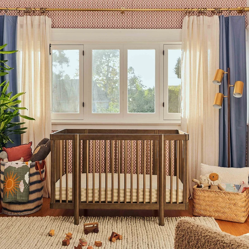 Couchette Convertible 8-en-1 Pogo avec kits de conversion - Noyer naturel
