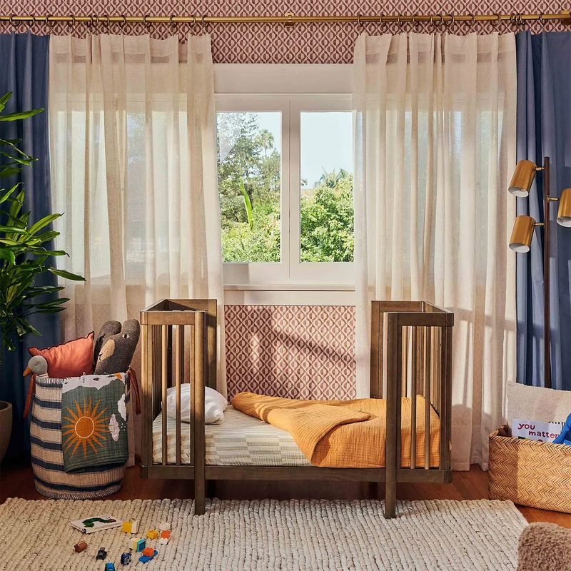 Couchette Convertible 8-en-1 Pogo avec kits de conversion - Noyer naturel