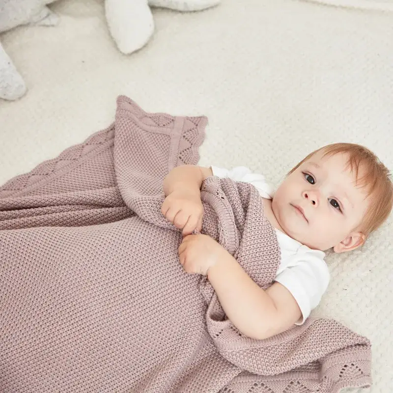 Couverture en Tricot Bebe