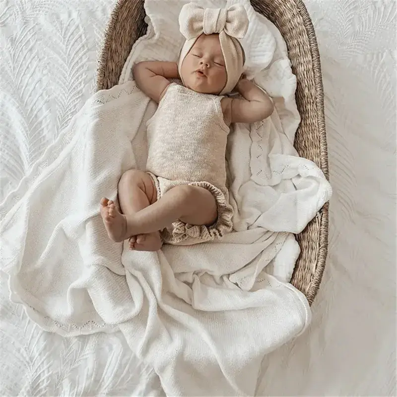 Couverture en Tricot Bebe