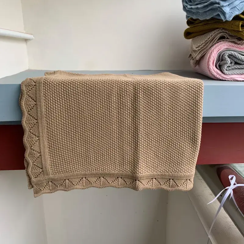 Couverture en Tricot Bebe