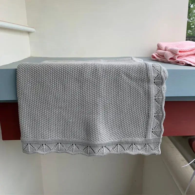 Couverture en Tricot Bebe
