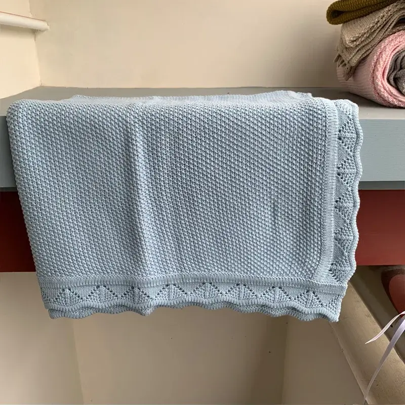 Couverture en Tricot Bebe