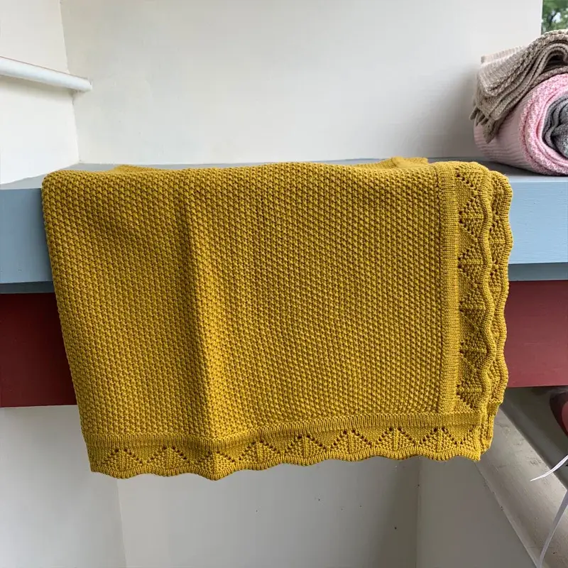 Couverture en Tricot Bebe