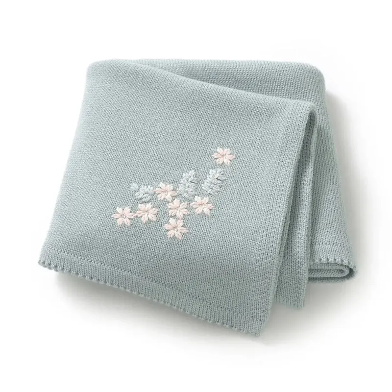 Couverture Brodée Bébé