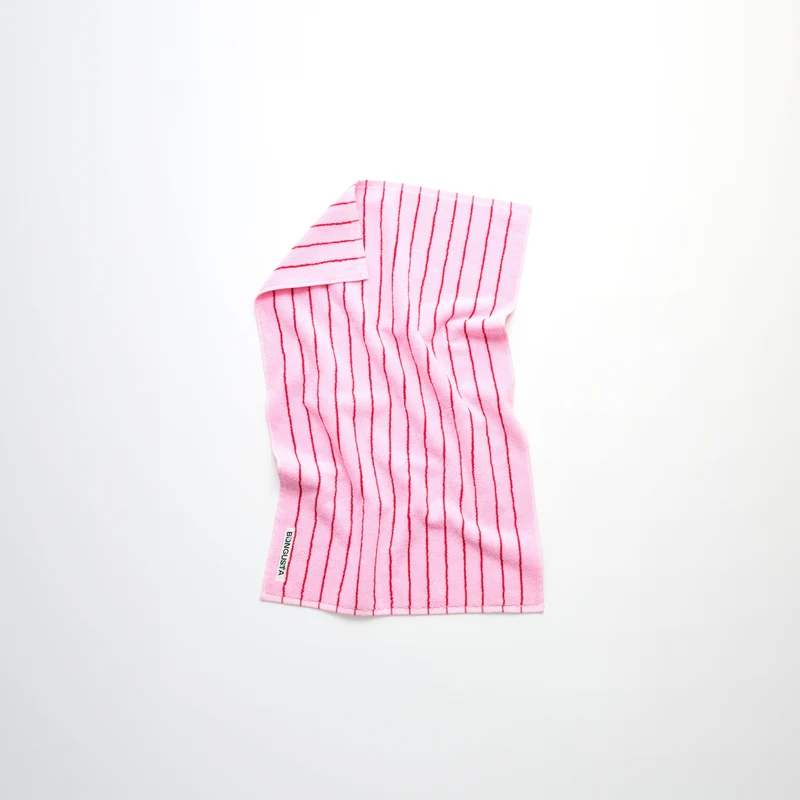Naram håndklæde 50×80 cm i økologisk bomuld, baby pink & ski patrol – Bongusta
