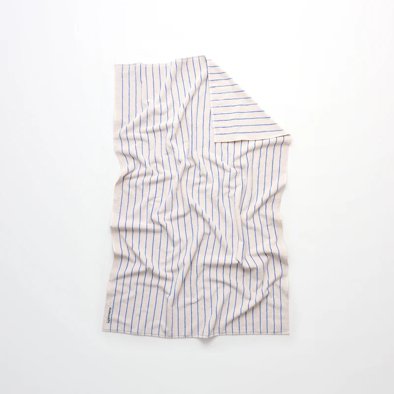 Naram badelagen 100×150 cm i økologisk bomuld, moonbeam & ultramarine – Bongusta