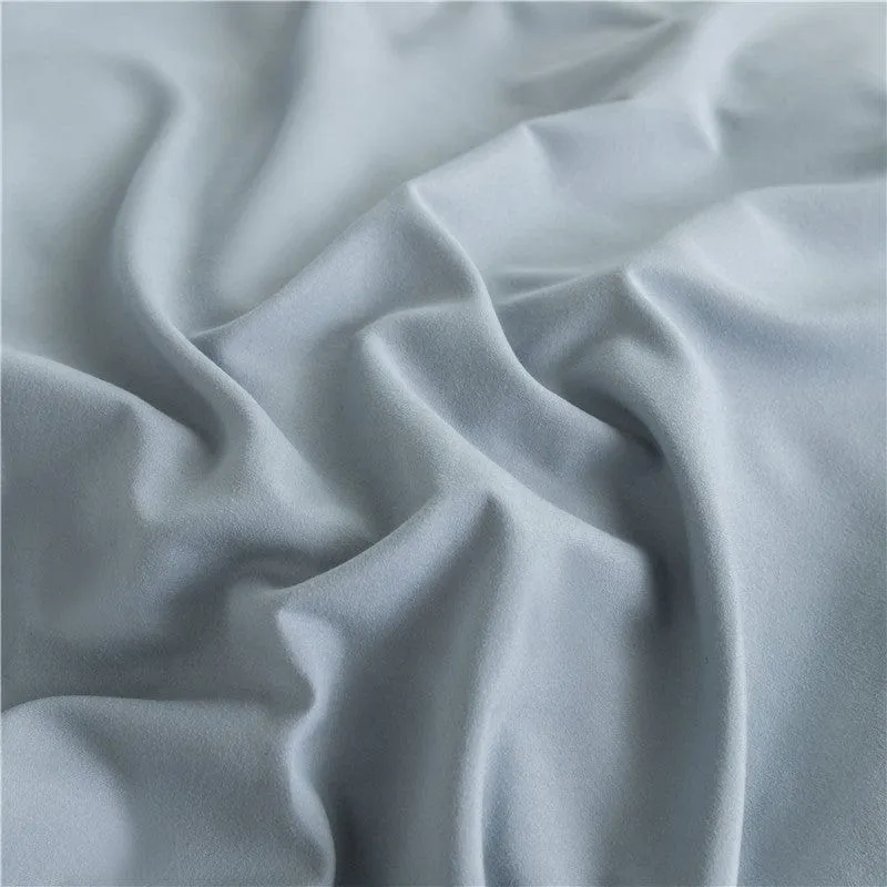 Bleu ciel - Drap housse / Housse de couette / 2 taies d'oreiller