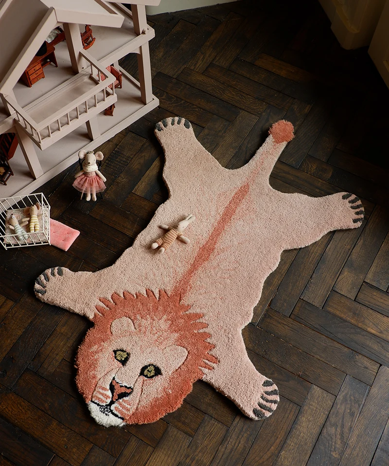 Pink løve tæppe i uld – Doing Goods