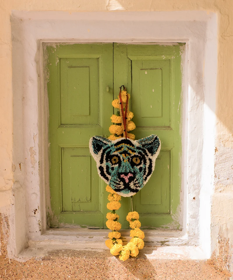 Lille Admiral tiger tæppe i uld – Doing Goods