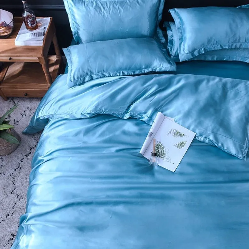 Bleu ciel type satin - Drap housse / Housse de couette / 2 taies d'oreiller