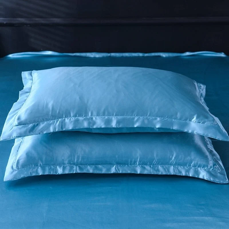 Bleu ciel type satin - Drap housse / Housse de couette / 2 taies d'oreiller