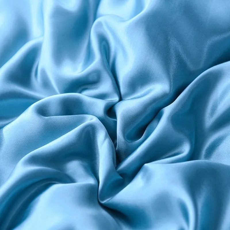 Bleu ciel type satin - Drap housse / Housse de couette / 2 taies d'oreiller
