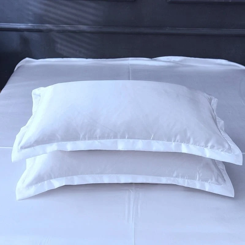 Blanc type satin - Drap housse / Housse de couette / 2 taies d'oreiller