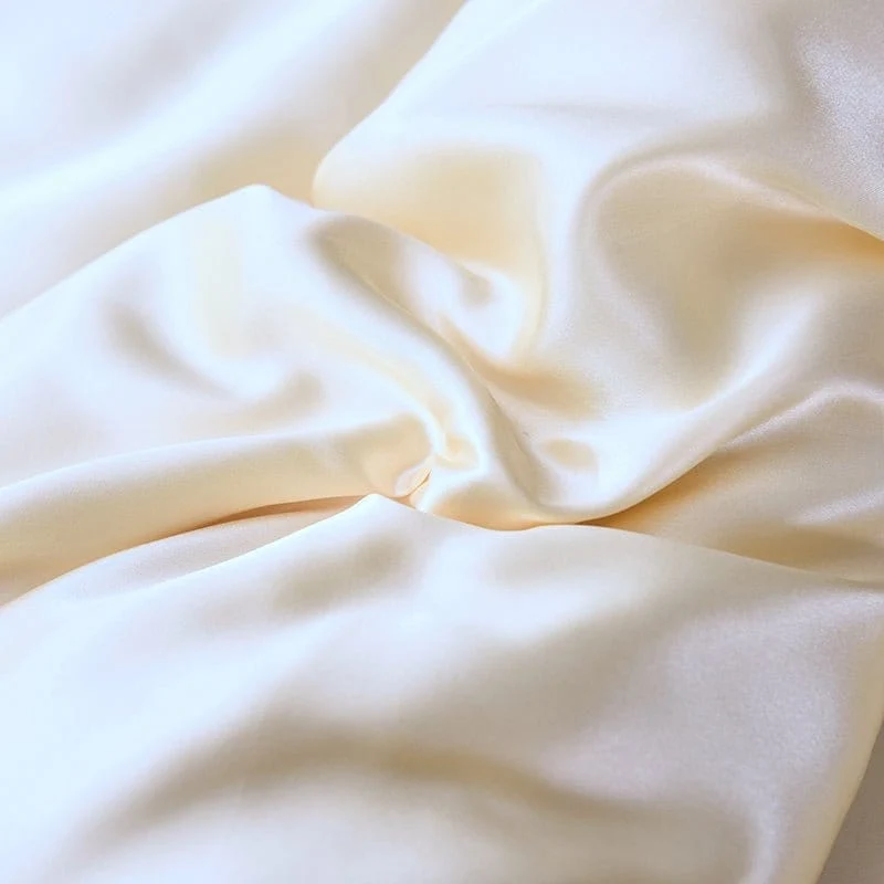Beige clair type satin - Drap housse / Housse de couette / 2 taies d'oreiller