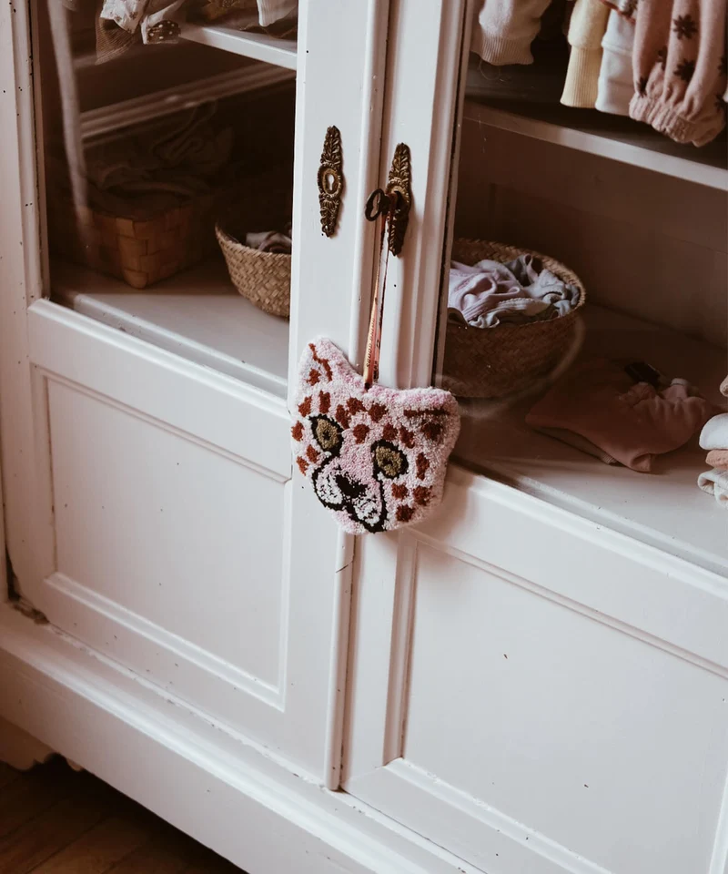 Lille pink leopard tæppe i uld – Doing Goods