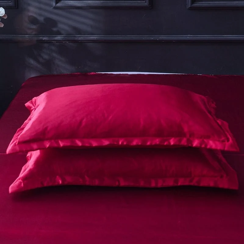 Rouge type satin - Drap housse / Housse de couette / 2 taies d'oreiller