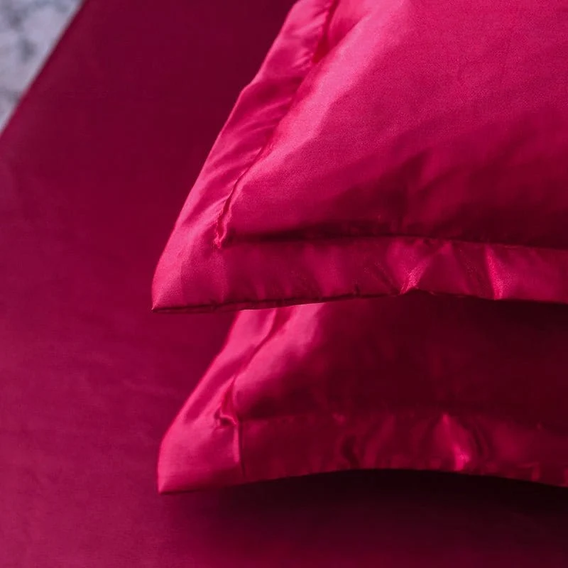 Rouge type satin - Drap housse / Housse de couette / 2 taies d'oreiller