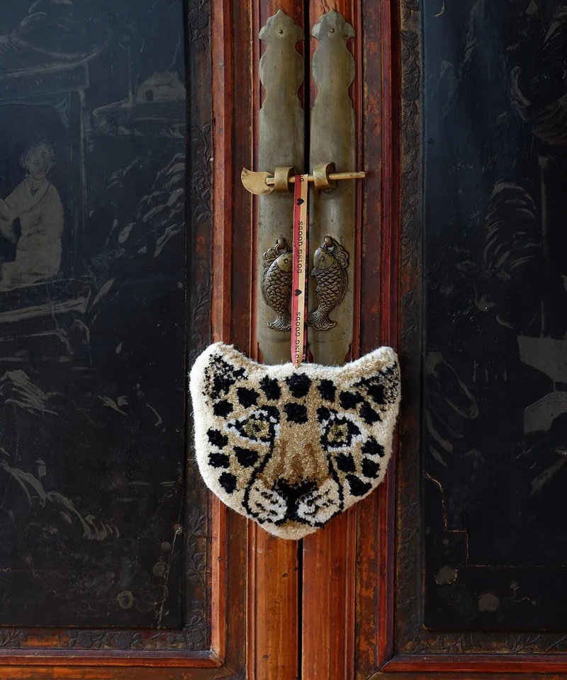 Lille leopard tæppe i uld – Doing Goods
