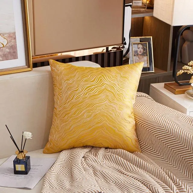 Housse de Coussin 45x45cm en Soie Dorée