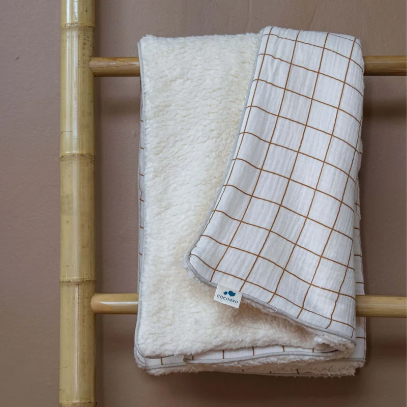 Couverture polaire bébé CARREAU CAMEL