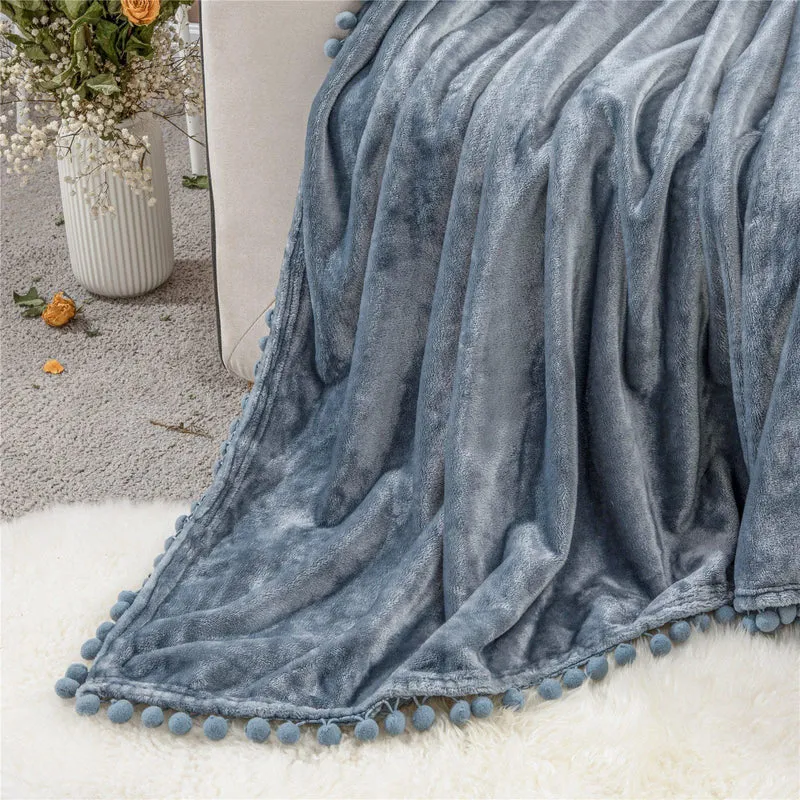 Plaid Canapé en Flanelle Bleu Ciel à Pompons
