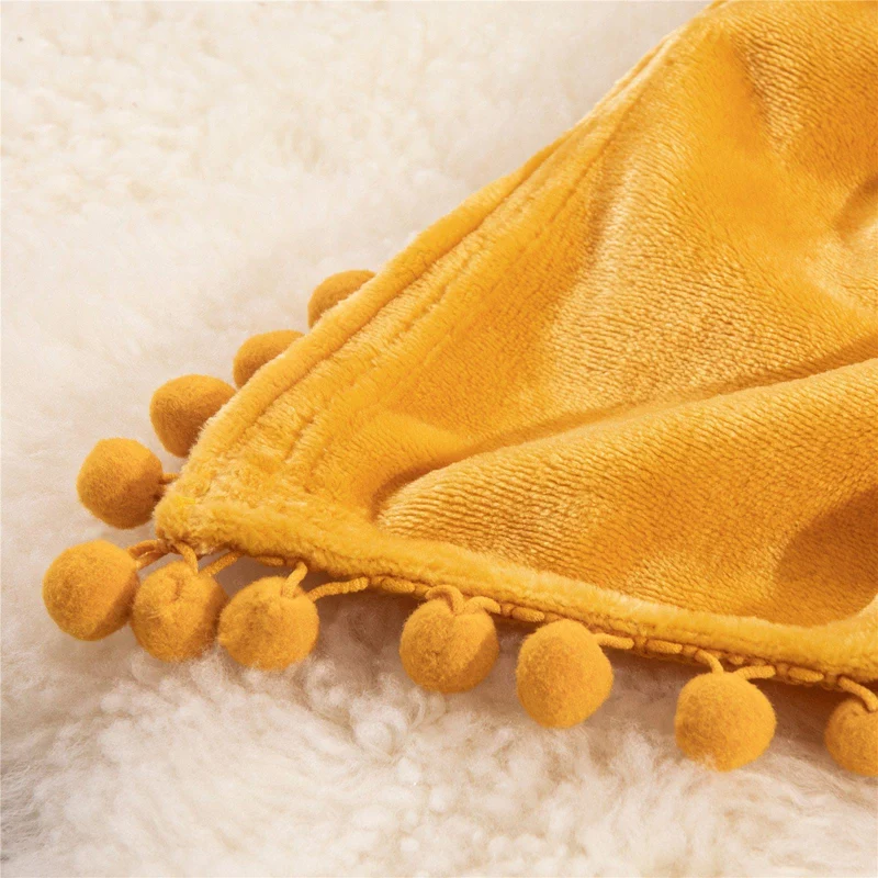 Plaid Canapé en Flanelle Jaune à Pompons