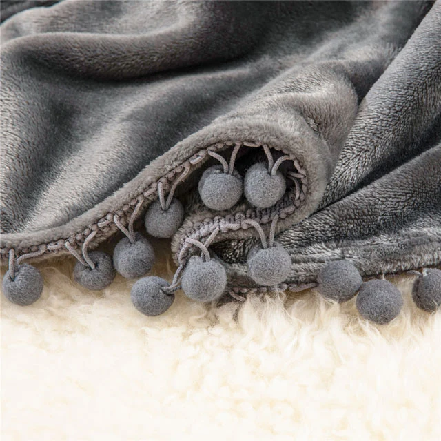 Plaid Canapé en Flanelle Gris à Pompons