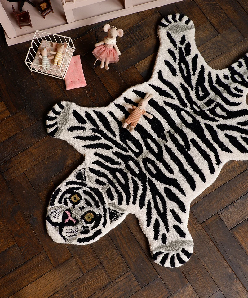 Sneklædt tiger tæppe i uld – Doing Goods