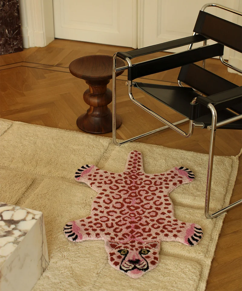 Pink leopard tæppe i uld – Doing Goods