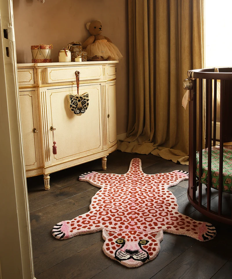 Pink leopard tæppe i uld – Doing Goods