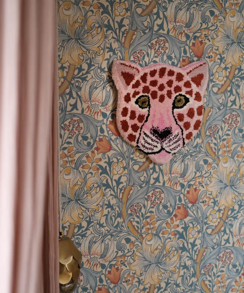 Pink leopardhoved tæppe i uld – Doing Goods