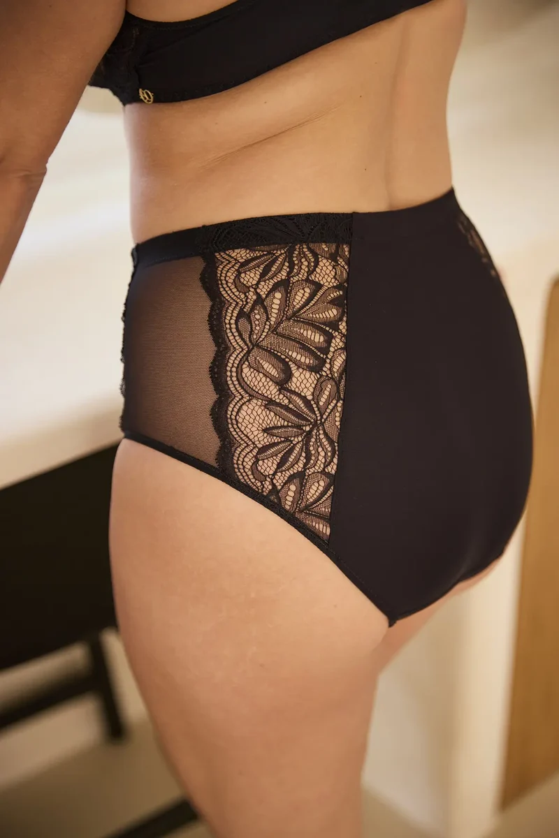 Ensemble Suzan Noir avec bretelles amovibles