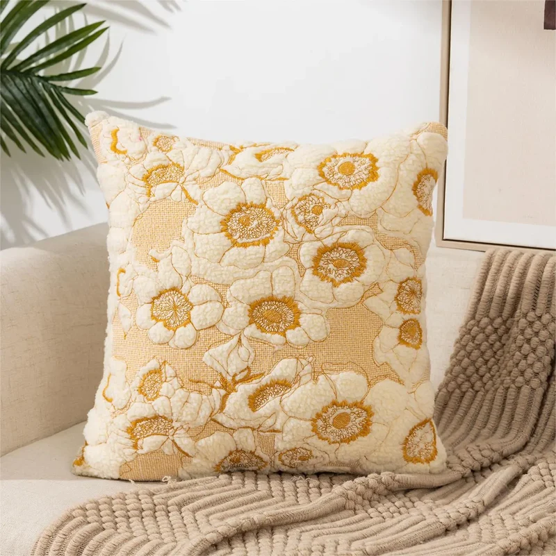 Housse de Coussin Brodée FLEURIA