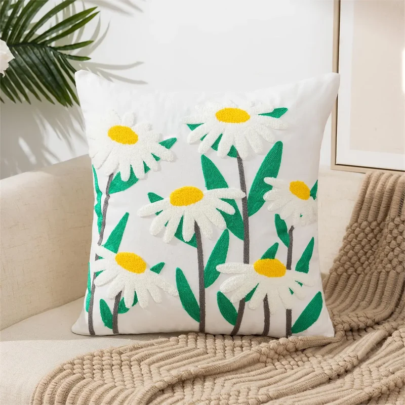 Housse de Coussin Brodée FLEURIA
