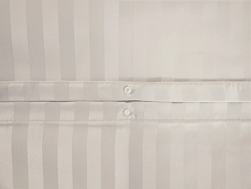 Parure de Lit Satin en Microfibre - Rayures Tissées