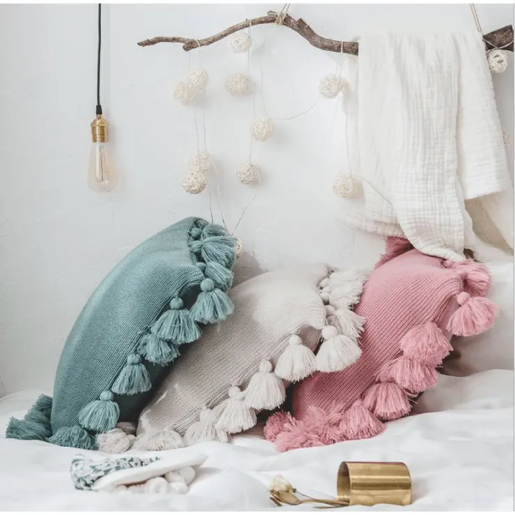 Housse de coussin tricotée bohème avec franges