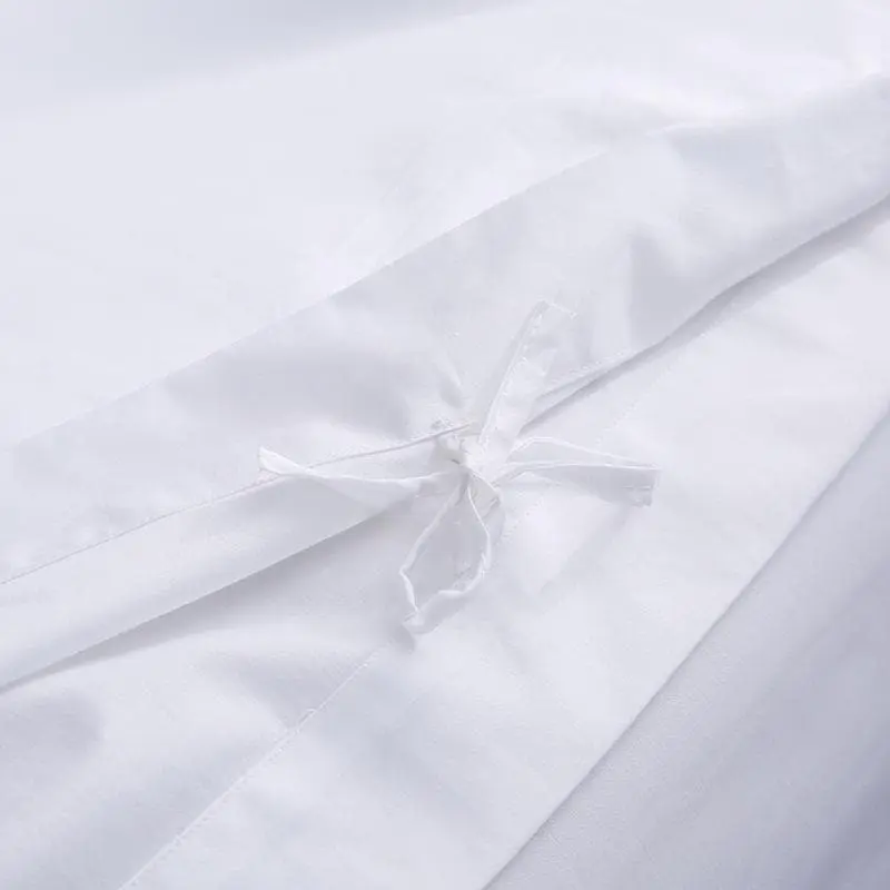 Housse de couette de couleur blanche en satin