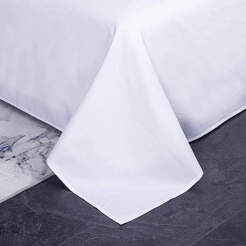 Housse de couette de couleur blanche en satin