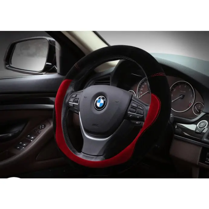 Housse de volant en peluche avec poignée de voiture chaude